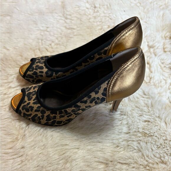 VanEli Peep Toe Black and Gold Cheetah Print Heels size 6.5 - Picture 2 of 8